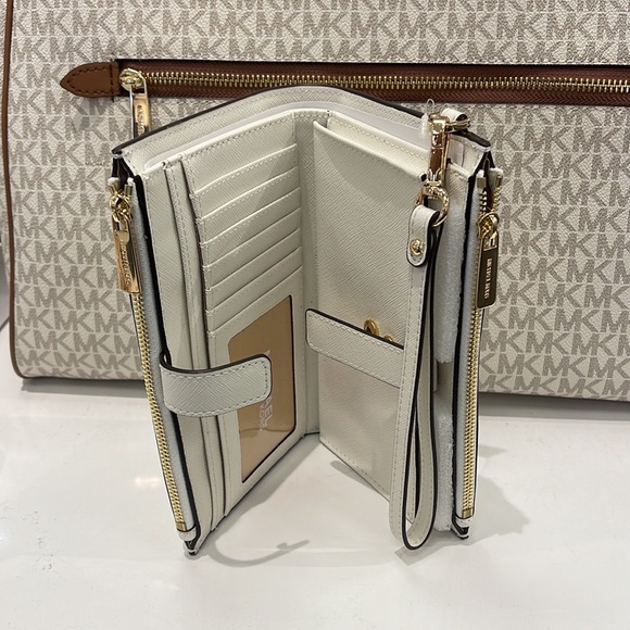MICHAEL KORS LARGE DOUBLE ZIP WRISTLET WALLET PHONE CASE CLUTCH 
Optic White - Picture 11 of 16